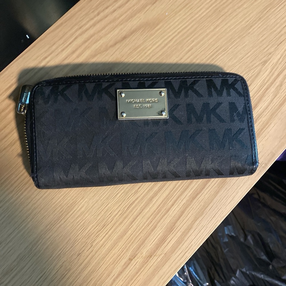Michael Kors Black Zip Wallet